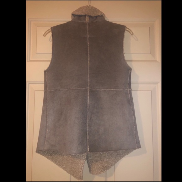 NWOT- faux suede & Sherpa vest - Picture 3 of 5